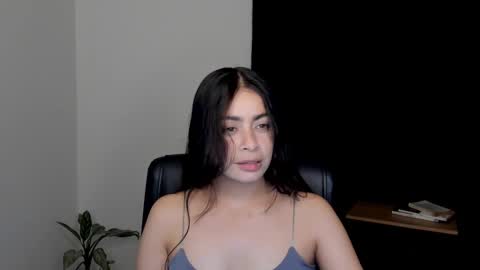 eva_monn online show from 09/13/25, 12:21