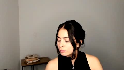 eva_monn online show from 06/10/26, 11:57