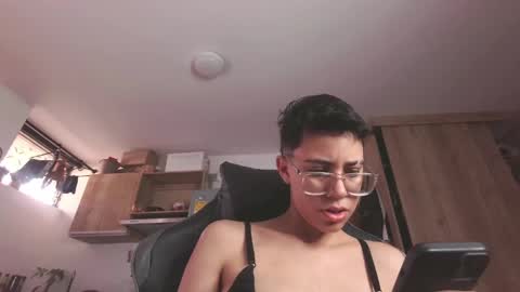 Snapshot of eva_monwalker chatting on 05/05/26, 12:46 Eva cute online show from 05/05/26, 12:46