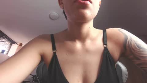 Snapshot of eva_monwalker chatting on 06/01/26, 12:51 Eva cute online show from 06/01/26, 12:51