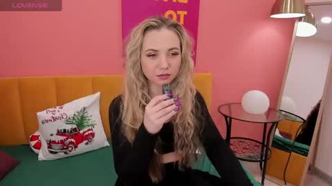 Snapshot of eva_moran chatting on 12/14/24, 05:40 Eva 3 online show from 12/14/24, 05:40