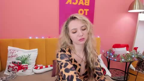 Snapshot of eva_moran chatting on 01/11/25, 08:11 Eva 3 online show from 01/11/25, 08:11