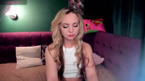 Snapshot of eva_moran chatting on 02/06/25, 05:03 Eva 3 online show from 02/06/25, 05:03