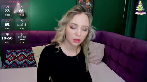 Snapshot of eva_moran chatting on 10/18/25, 01:41 Eva 3 online show from 10/18/25, 01:41