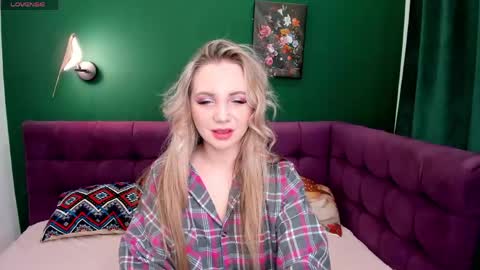 Eva 3 online show from 04/18/26, 02:15