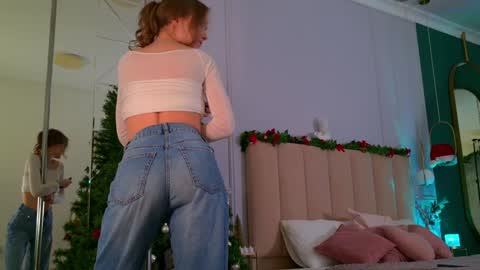 Snapshot of eva_natsumi chatting on 12/22/24, 08:38 Eva online show from 12/22/24, 08:38