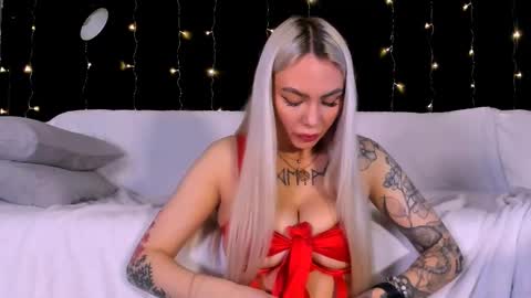 Snapshot of eva_re chatting on 02/15/26, 08:46 Eva online show from 02/15/26, 08:46