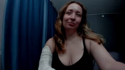 Snapshot of eva_rikchter chatting on 06/30/26, 09:38 Ice Goddess online show from 06/30/26, 09:38