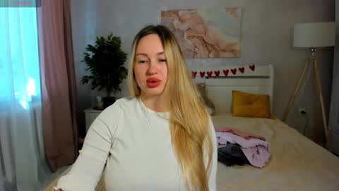 Snapshot of eva_rose7 chatting on 02/27/25, 10:04 Eva online show from 02/27/25, 10:04
