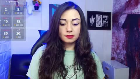 Snapshot of eva_rosell chatting on 09/26/25, 02:43 Eva online show from 09/26/25, 02:43