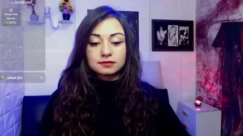 Snapshot of eva_rosell chatting on 10/15/25, 02:39 Eva online show from 10/15/25, 02:39