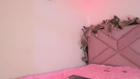 Snapshot of eva_sin18 chatting on 12/18/25, 11:11 Eva Sin online show from 12/18/25, 11:11