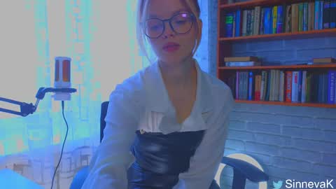 Snapshot of eva_sinn chatting on 02/23/25, 07:44 Hi there i am Eva and i wish create a nice community with you so join my Ticket Show for more pleasure online show from 02/23/25, 07:44
