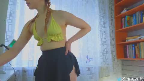 Snapshot of eva_sinn chatting on 03/01/25, 09:40 Hi there i am Eva and i wish create a nice community with you so join my Ticket Show for more pleasure online show from 03/01/25, 09:40