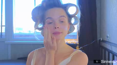 Snapshot of eva_sinn chatting on 09/29/25, 01:05 Hi there i am Eva and i wish create a nice community with you so join my Ticket Show for more pleasure online show from 09/29/25, 01:05