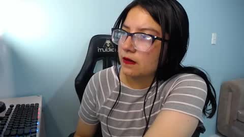 Snapshot of eva_smit_t chatting on 12/05/25, 04:21 eva_smit_t online show from 12/05/25, 04:21