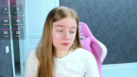 Snapshot of eva_tomiok chatting on 02/19/25, 05:38 Eva online show from 02/19/25, 05:38