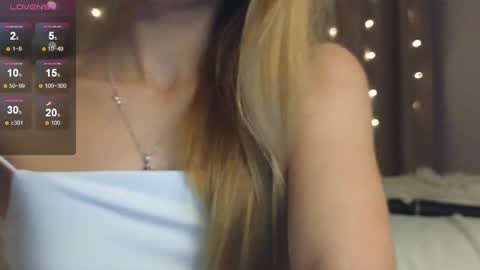 Snapshot of eva_vex chatting on 12/14/24, 02:42 Hello Im Eva online show from 12/14/24, 02:42