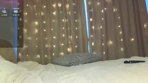 Snapshot of eva_vex chatting on 12/23/24, 09:59 Hello Im Eva online show from 12/23/24, 09:59