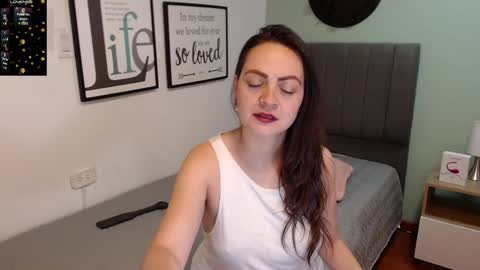 Snapshot of eva_villa chatting on 01/11/25, 12:50 Eva online show from 01/11/25, 12:50