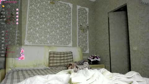 Eva online show from 12/21/25, 10:44