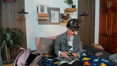 Snapshot of evaa_campbell chatting on 04/23/26, 02:08 Eva online show from 04/23/26, 02:08