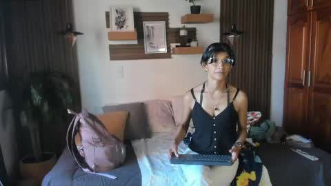 Snapshot of evaa_campbell chatting on 05/28/26, 01:08 Eva online show from 05/28/26, 01:08
