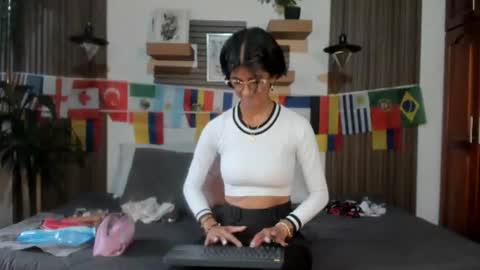 Snapshot of evaa_campbell chatting on 07/09/26, 12:20 Eva online show from 07/09/26, 12:20