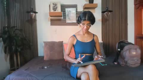 Snapshot of evaa_campbell chatting on 07/14/26, 12:11 Eva online show from 07/14/26, 12:11