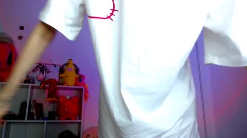 Snapshot of evaa_coy chatting on 12/28/24, 06:39 Eva online show from 12/28/24, 06:39