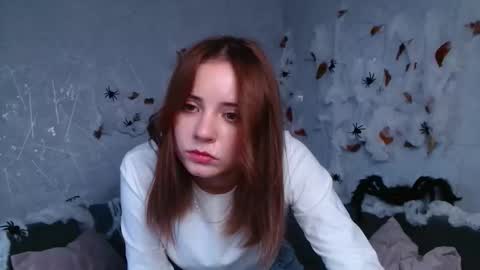 Snapshot of evaa_love_ chatting on 10/24/25, 07:27 Eva online show from 10/24/25, 07:27