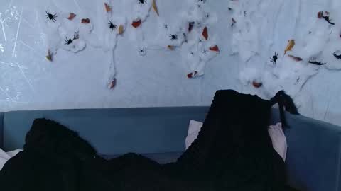 Eva online show from 10/31/25, 10:55