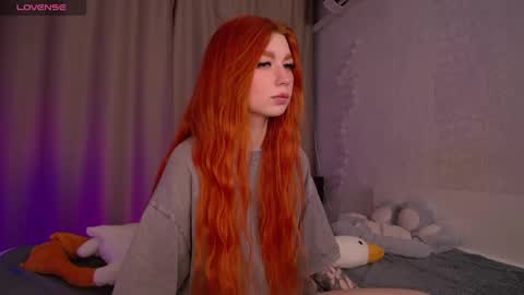 Snapshot of evaa_moonn_ chatting on 12/13/24, 02:05 Eva online show from 12/13/24, 02:05