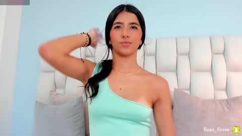 Snapshot of evaa_rose_ chatting on 11/14/25, 09:02 Eva online show from 11/14/25, 09:02