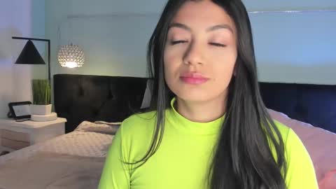 Snapshot of evaa_stevens chatting on 03/10/25, 11:32 julieth online show from 03/10/25, 11:32