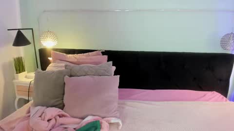 Snapshot of evaa_stevens chatting on 09/12/25, 12:16 julieth online show from 09/12/25, 12:16