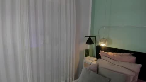 Snapshot of evaa_stevens chatting on 09/13/25, 11:43 julieth online show from 09/13/25, 11:43