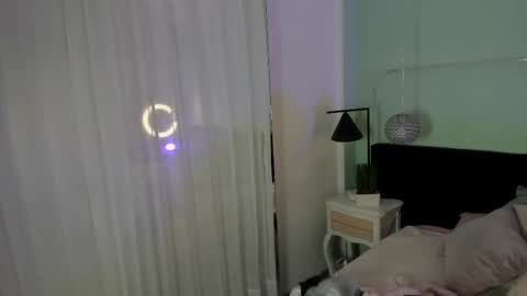 Snapshot of evaa_stevens chatting on 09/18/25, 01:24 julieth online show from 09/18/25, 01:24