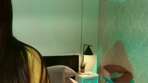 Snapshot of evaa_stevens chatting on 10/15/25, 01:11 julieth online show from 10/15/25, 01:11