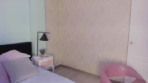 Snapshot of evaa_stevens chatting on 11/04/25, 12:26 julieth online show from 11/04/25, 12:26