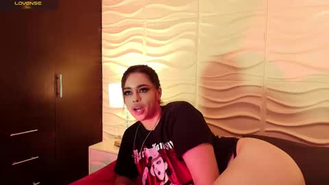 Snapshot of evaafoxxy_ chatting on 10/06/25, 12:24 evaafoxxy_ online show from 10/06/25, 12:24