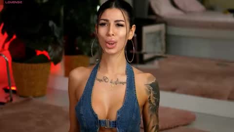 Eva  online show from 11/15/25, 07:16