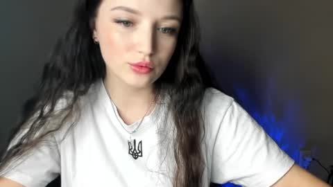 Snapshot of evaamillerr chatting on 02/24/25, 09:31 Eva online show from 02/24/25, 09:31