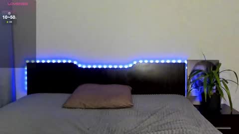 Eva online show from 10/01/25, 12:44