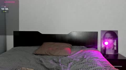 Eva online show from 10/10/25, 01:21