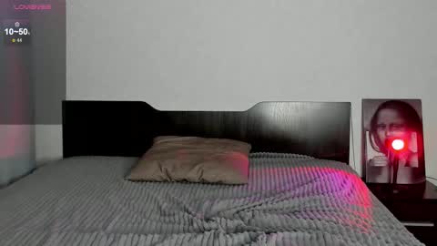 Eva online show from 10/13/25, 12:27