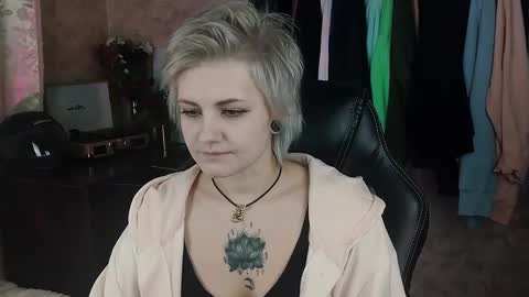 Snapshot of evabrownie chatting on 01/29/25, 11:51 Eva Brownie online show from 01/29/25, 11:51