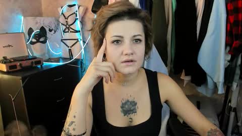 Snapshot of evabrownie chatting on 09/13/25, 10:26 Eva Brownie online show from 09/13/25, 10:26