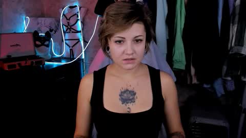 Snapshot of evabrownie chatting on 10/02/25, 09:49 Eva Brownie online show from 10/02/25, 09:49