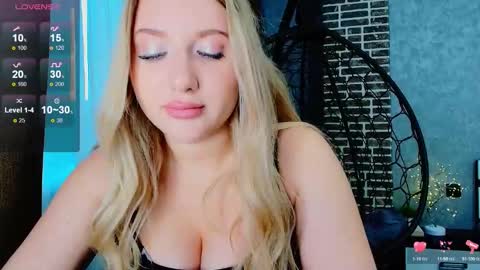 Eva  online show from 09/23/25, 03:20